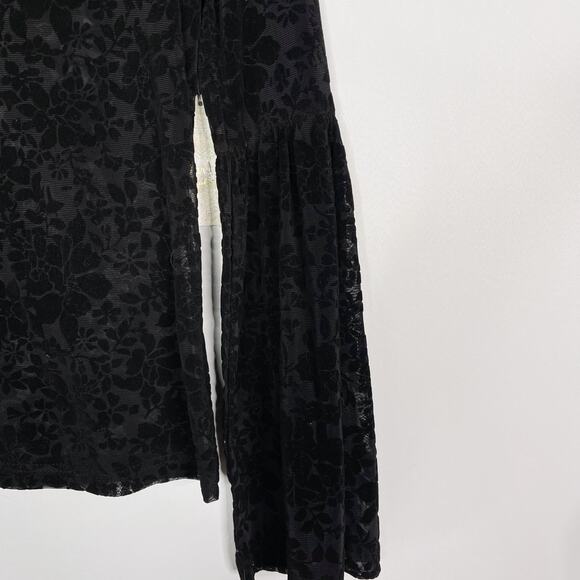 New Altar'd State Small S Black Velvet Burn Out Long Flare Sleeve Blouse Floral - Picture 5 of 10